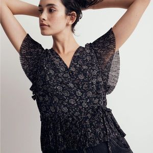Madewell | Flutter-Sleeve Wrap Top in Floral | Night Vision